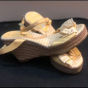 Women’s American Eagle wedges